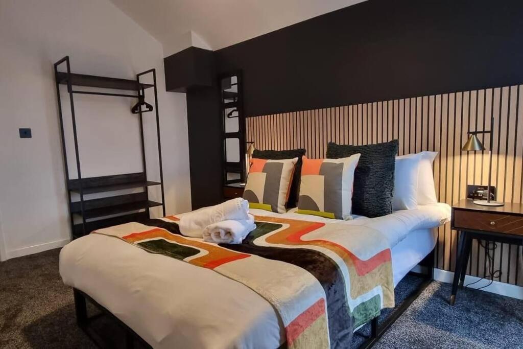 Super Stylish Apartment In Urmston Flat 3 Bagian luar foto